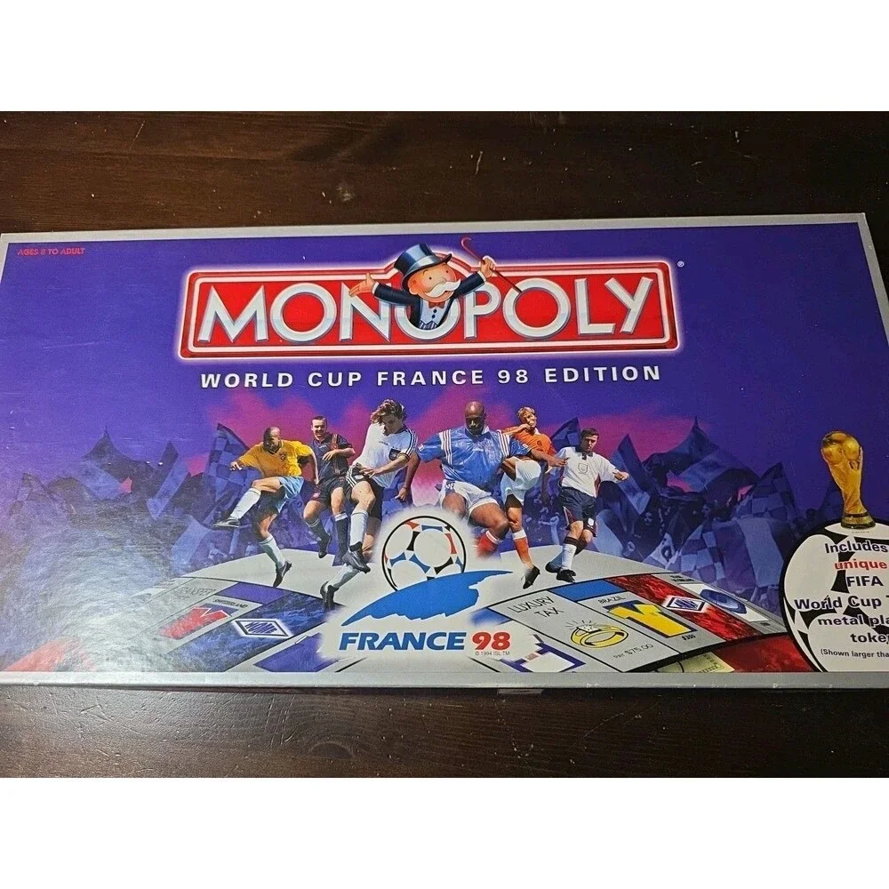 MONOPOLY Planet Earth Edition 
